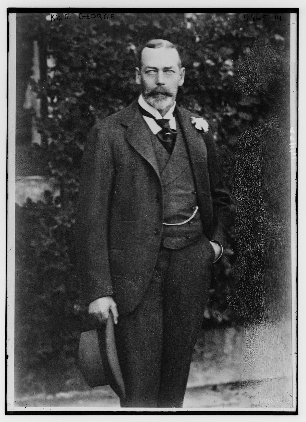 King George V's Secret Wartime Pledge Stunned His Palace