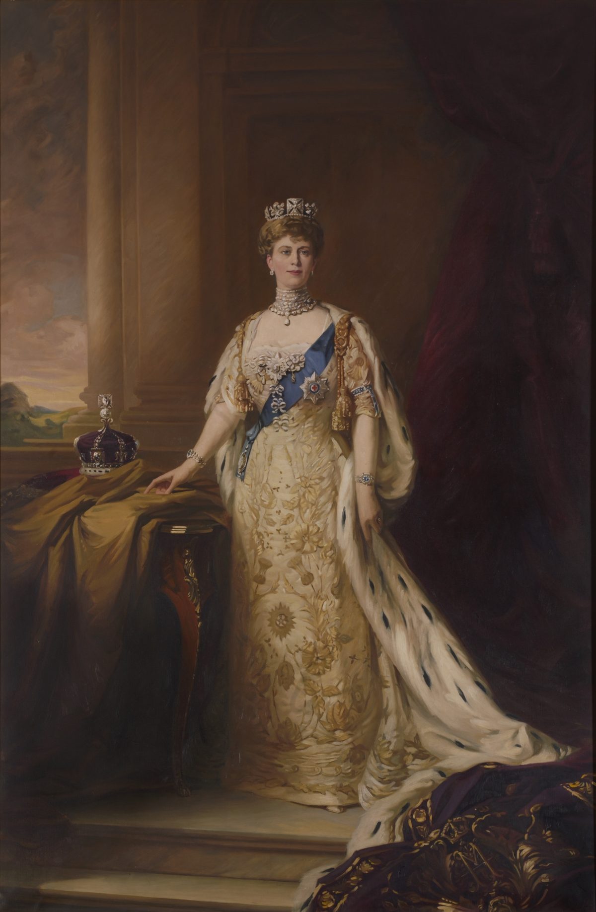 Queen Mary's Sapphire Coronation Gown Stunned the World in 1911