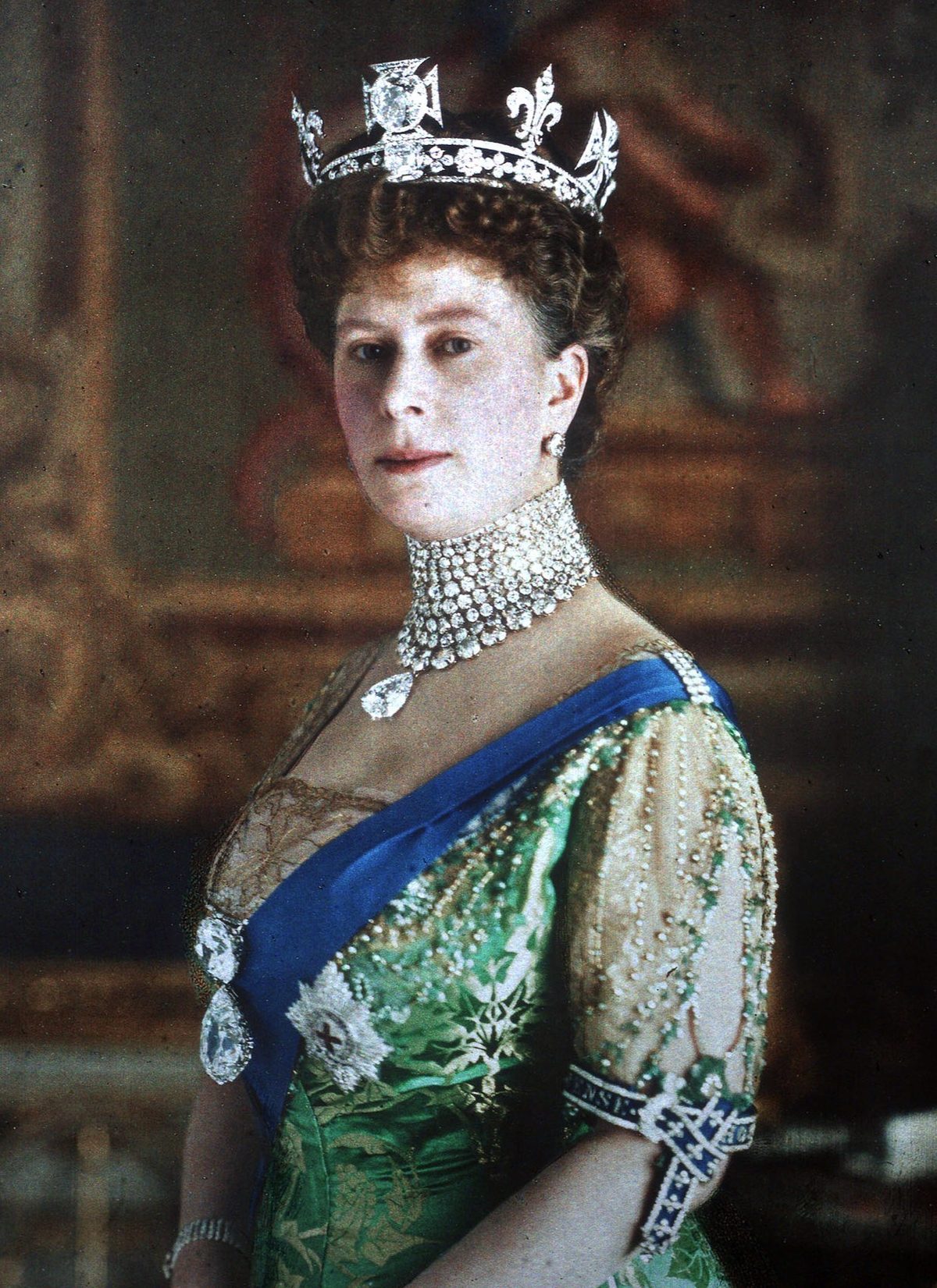 The Coronation Gown Queen Mary Wore Before It Was Finished