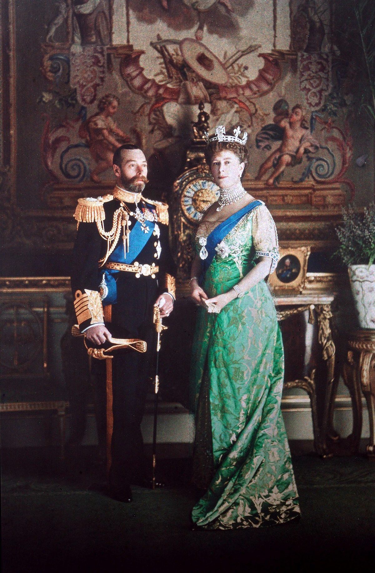 The Coronation Oath King George V Rehearsed on His Knees