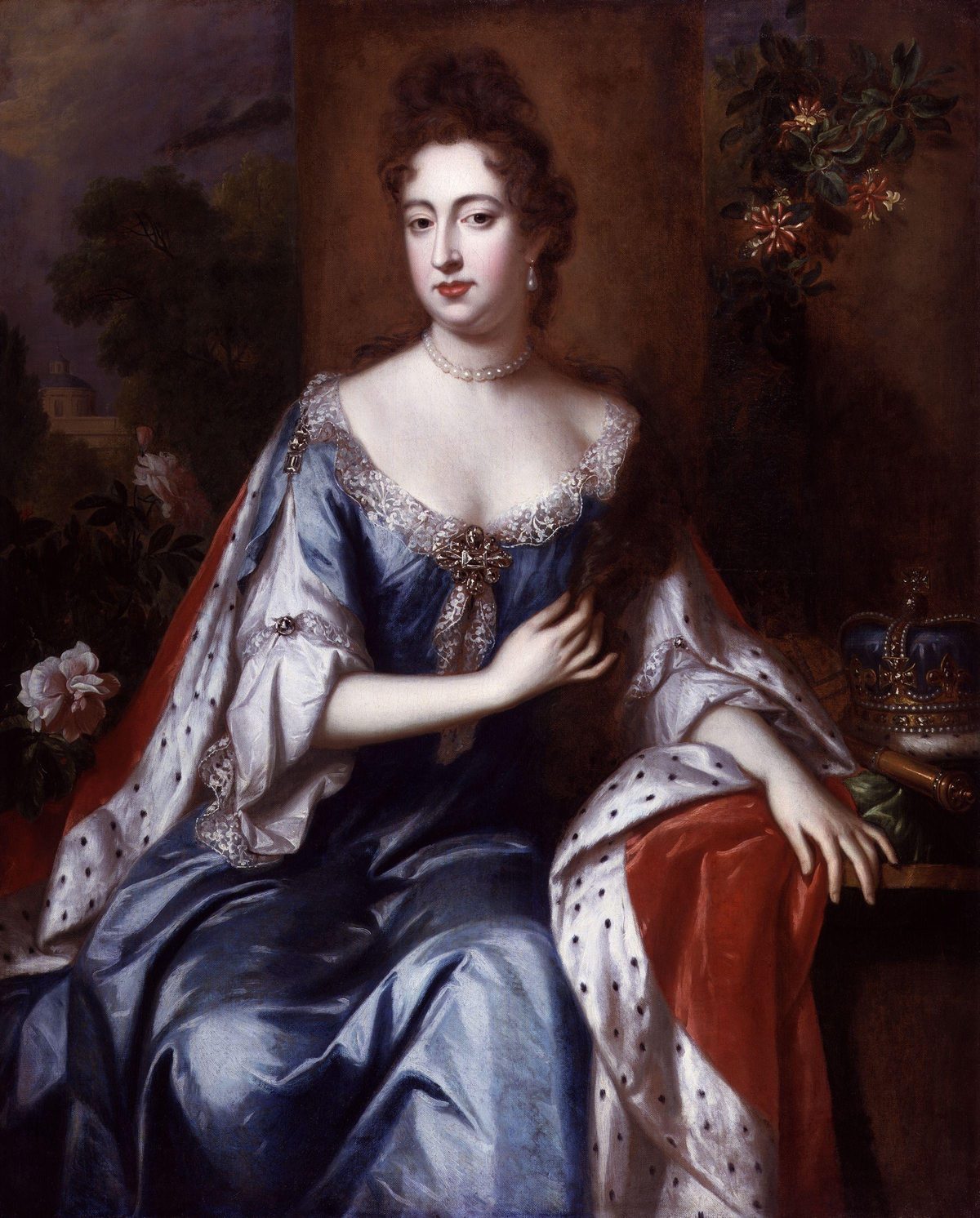 The Gloves Queen Mary Refused to Remove for 40 Years