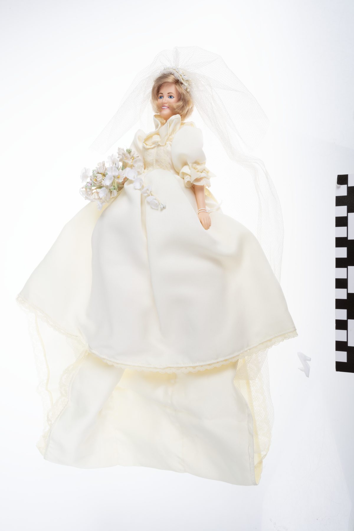 The Gown Princess Diana Wore to Outshine a Ballroom